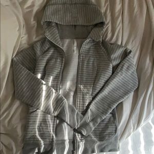 LULU LEMON GREY SCOOBA HOODIE